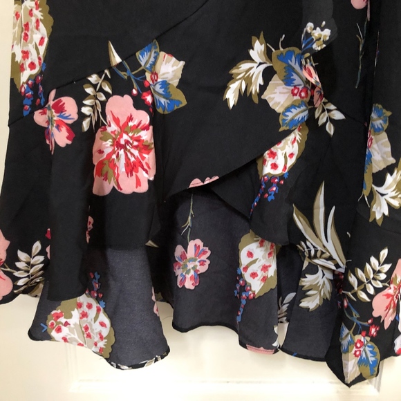 Black Floral Boutique Midi Dress - Picture 3 of 4